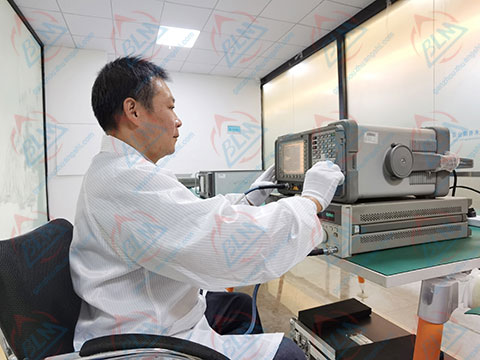 无线电向日葵污视频APP下载实验室图片
